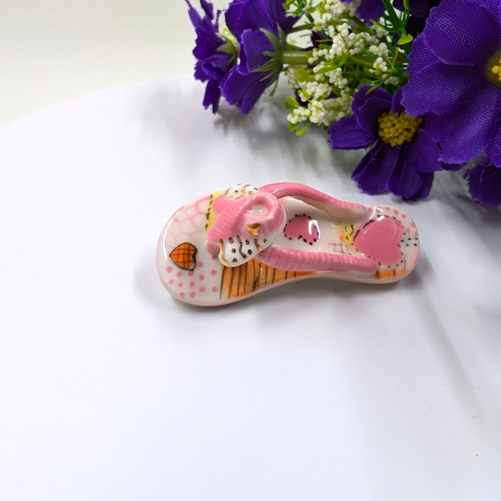 Cute Ceramic Hand Painted Vintage Flip Flop Brooch